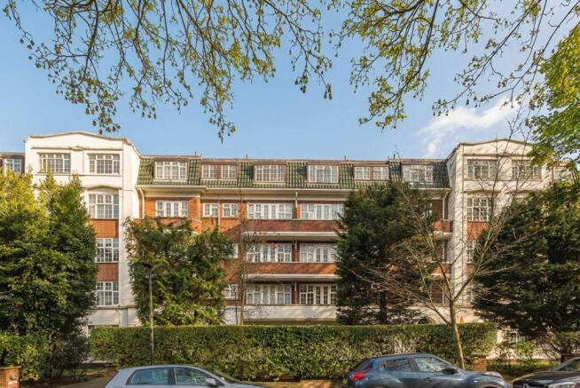 Studio flat for sale