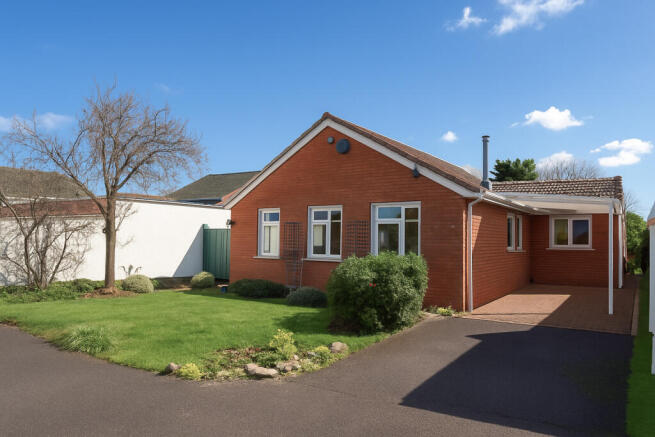 3 bedroom detached bungalow for sale