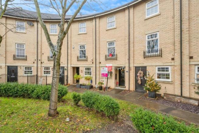 4 bedroom town house for sale