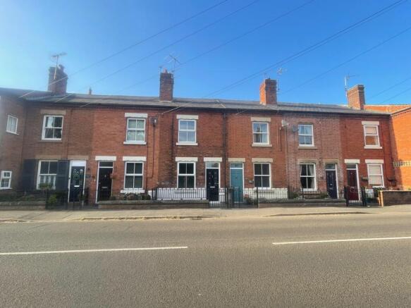 2 bedroom terraced house for sale