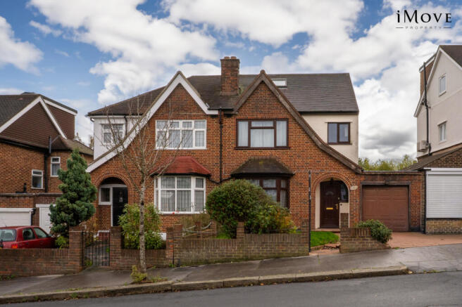 5 bedroom semi-detached house for sale