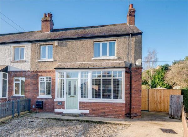 3 bedroom semi-detached house for sale