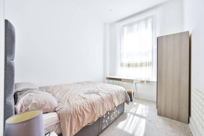 6 bedroom flat for sale