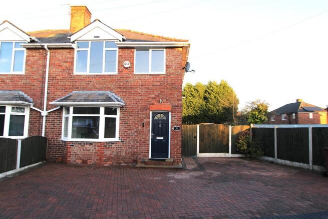 3 bedroom semi-detached house for sale