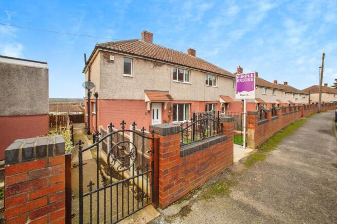 3 bedroom semi-detached house for sale