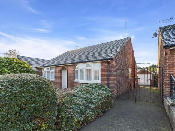 2 bedroom detached bungalow for sale