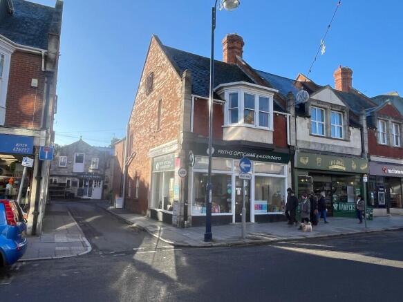 2 bedroom maisonette for sale