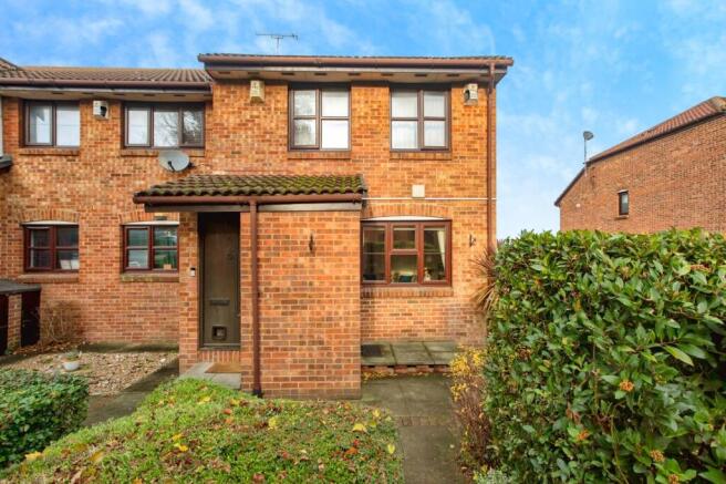 1 bedroom maisonette for sale