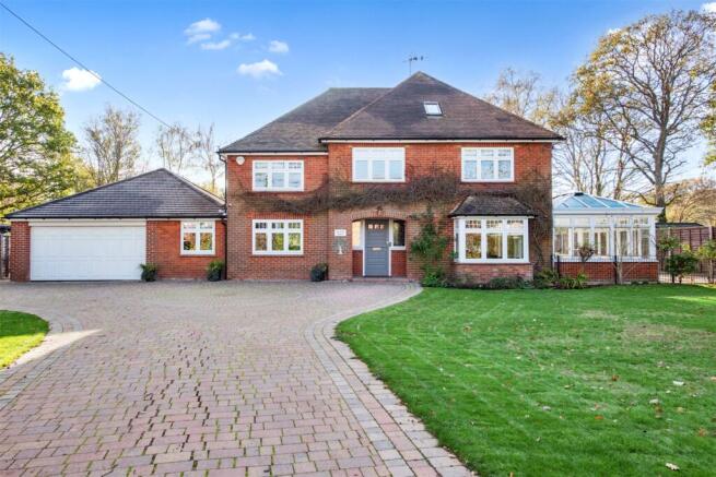 5 bedroom detached house for sale