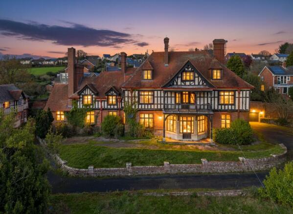 11 bedroom detached house for sale