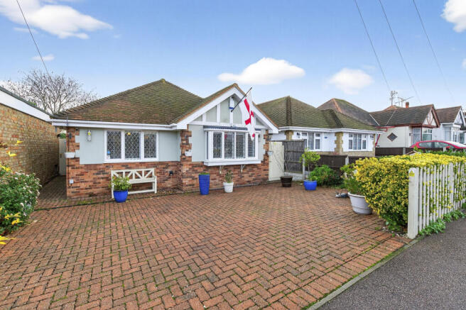 4 bedroom detached bungalow for sale
