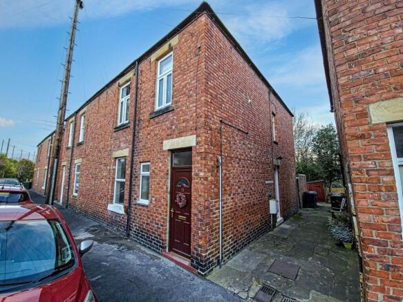 2 bedroom ground floor flat for sale