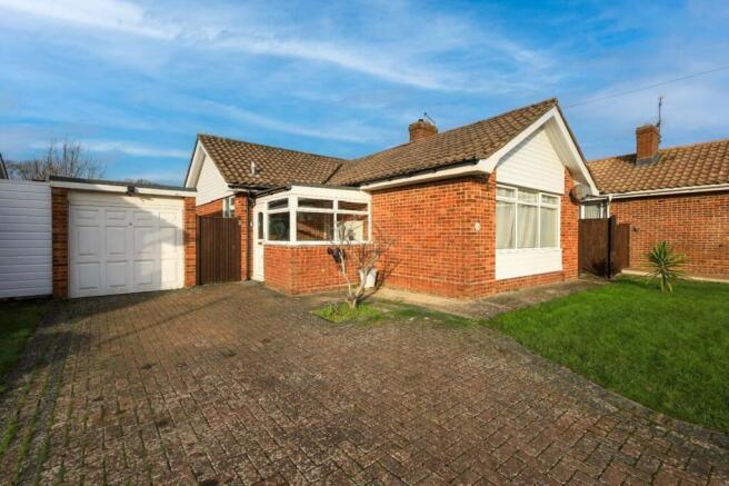 2 bedroom detached bungalow for sale