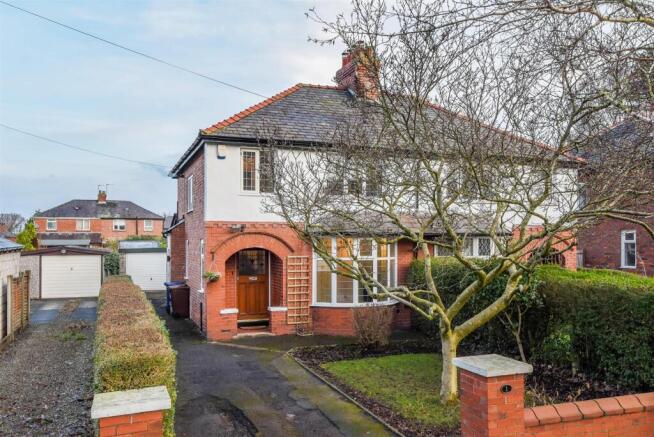 3 bedroom semi-detached house for sale