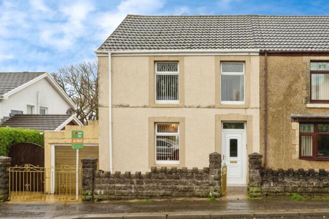 4 bedroom semi-detached house for sale