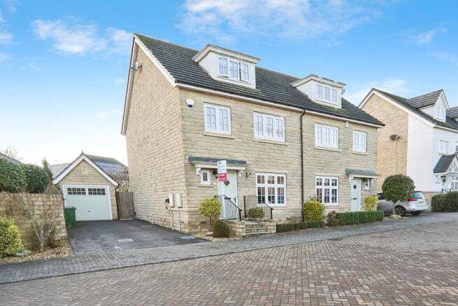 4 bedroom semi-detached house for sale