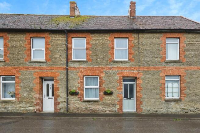 3 bedroom cottage for sale