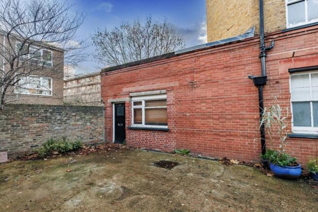 1 bedroom ground floor flat for sale