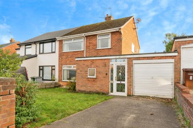 3 bedroom semi-detached house for sale