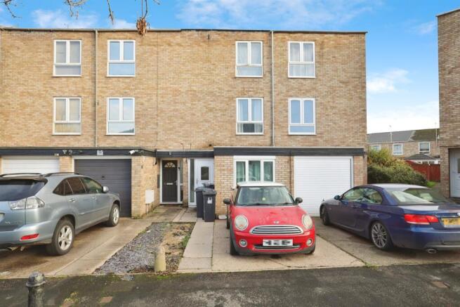 4 bedroom terraced house for sale