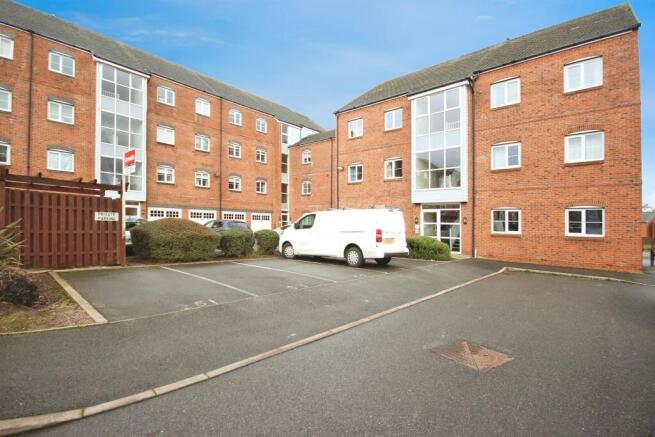 2 bedroom flat for sale