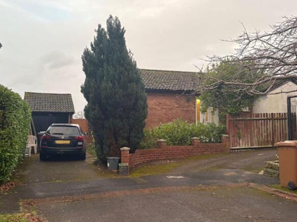 2 bedroom detached bungalow for sale