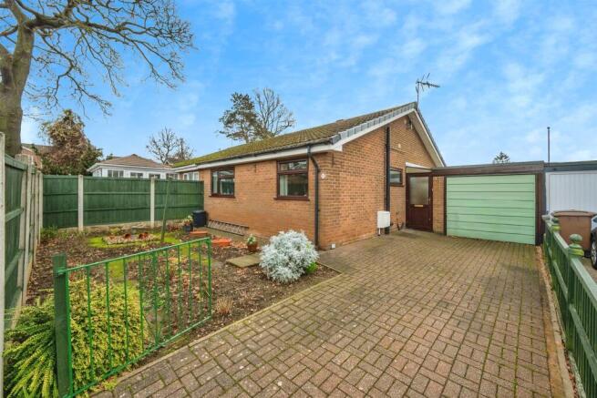 2 bedroom semi-detached bungalow for sale