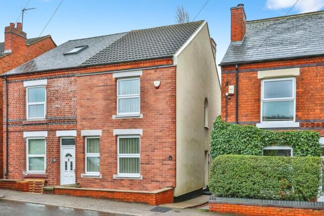 2 bedroom semi-detached house for sale