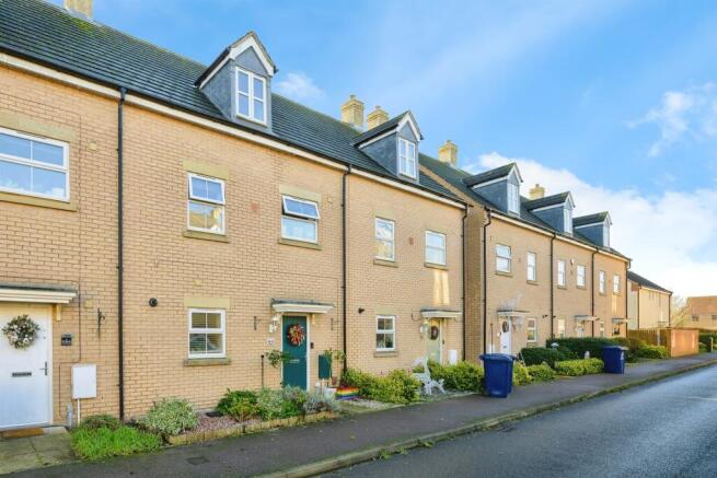 4 bedroom terraced house for sale