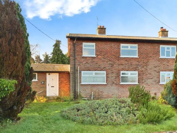 2 bedroom semi-detached house for sale