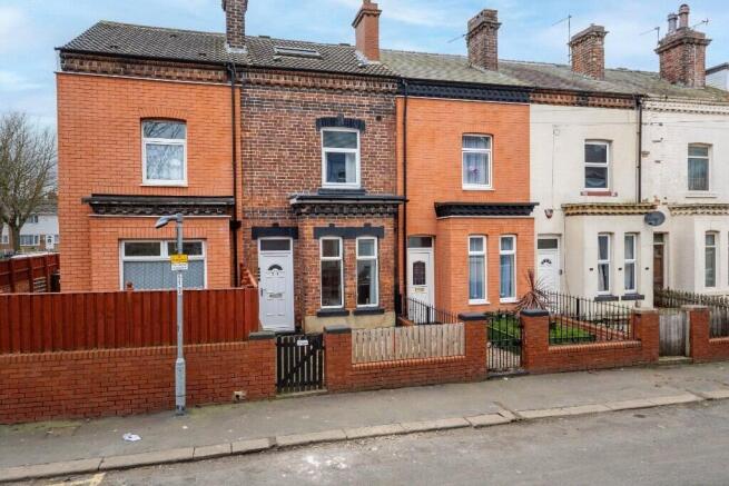 4 bedroom terraced house for sale
