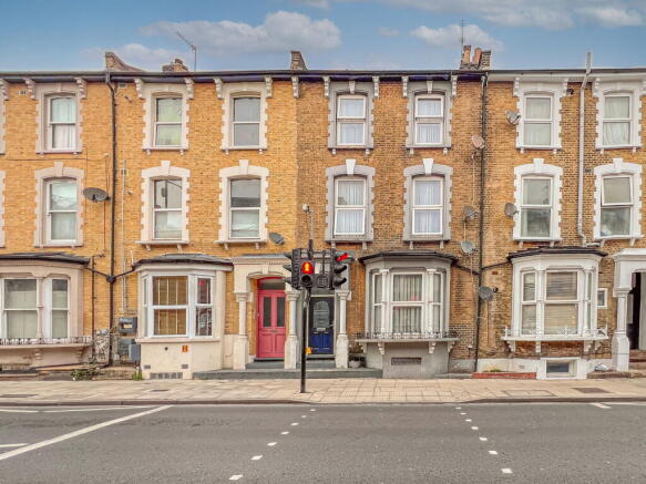 5 bedroom terraced house for sale