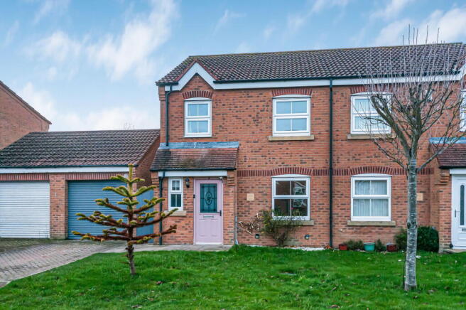 3 bedroom semi-detached house for sale