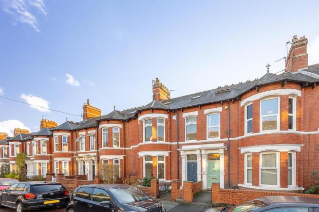 4 bedroom terraced house for sale