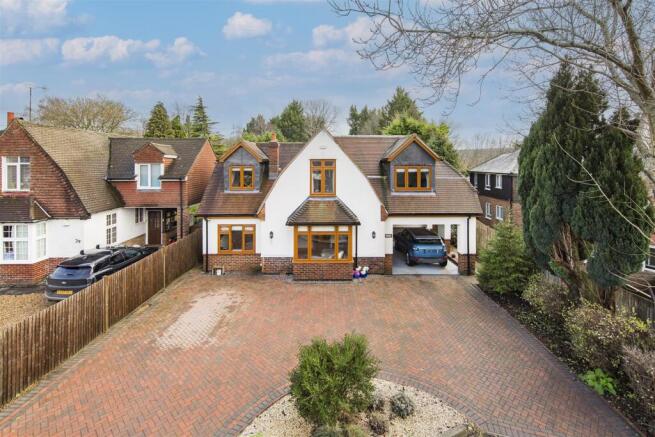 5 bedroom detached house for sale