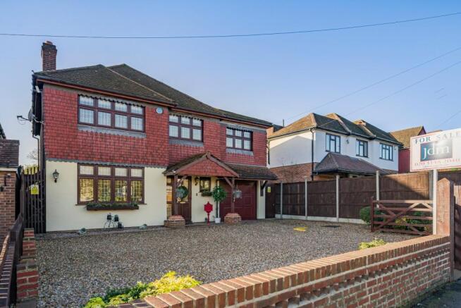 5 bedroom detached house for sale