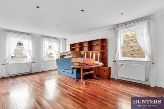 3 bedroom flat for sale