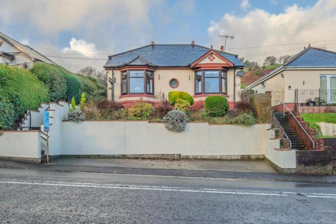 3 bedroom detached bungalow for sale