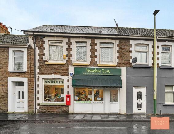 4 bedroom terraced house for sale