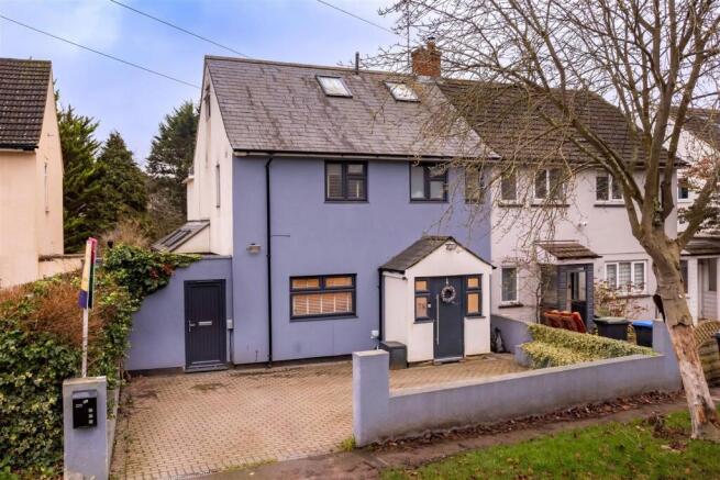 4 bedroom semi-detached house for sale