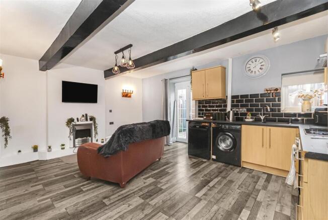 4 bedroom terraced house for sale