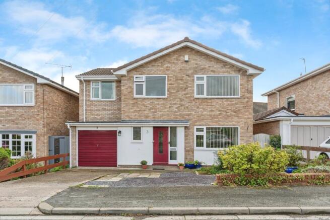 5 bedroom detached house for sale