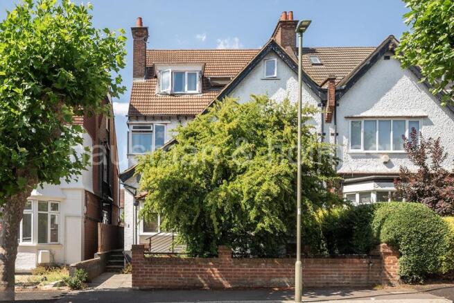 9 bedroom semi-detached house for sale