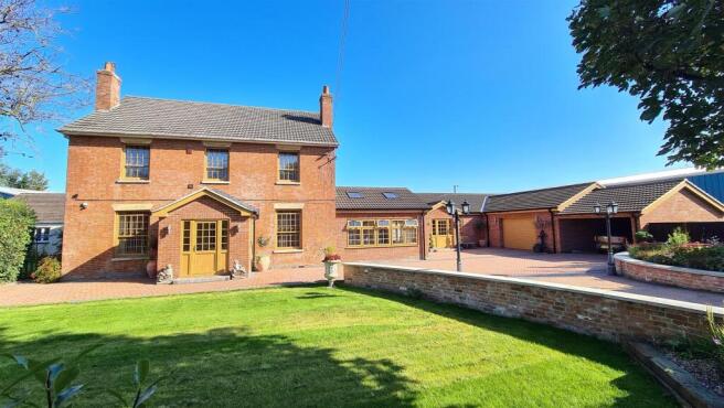 6 bedroom house for sale