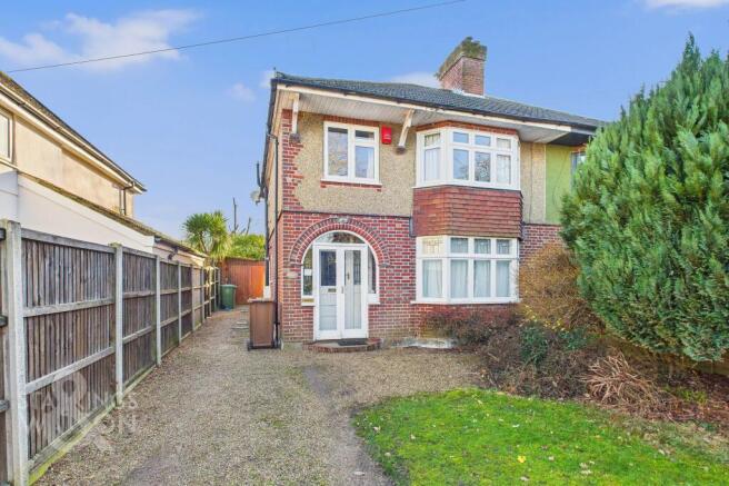 3 bedroom semi-detached house for sale