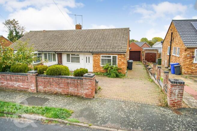 3 bedroom semi-detached bungalow for sale