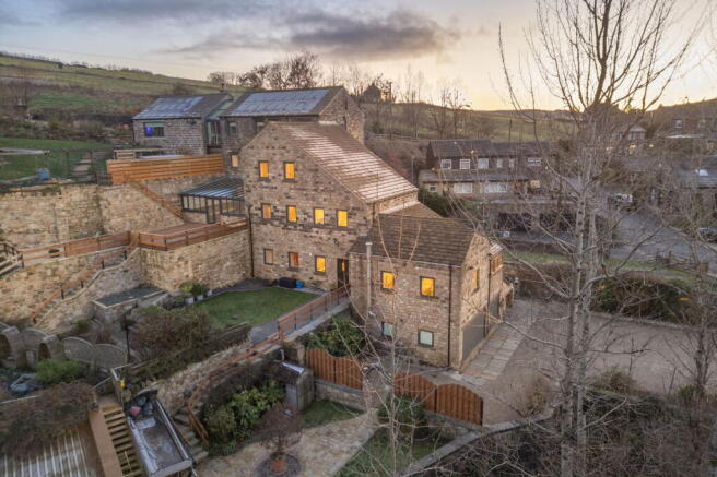 5 bedroom detached house for sale