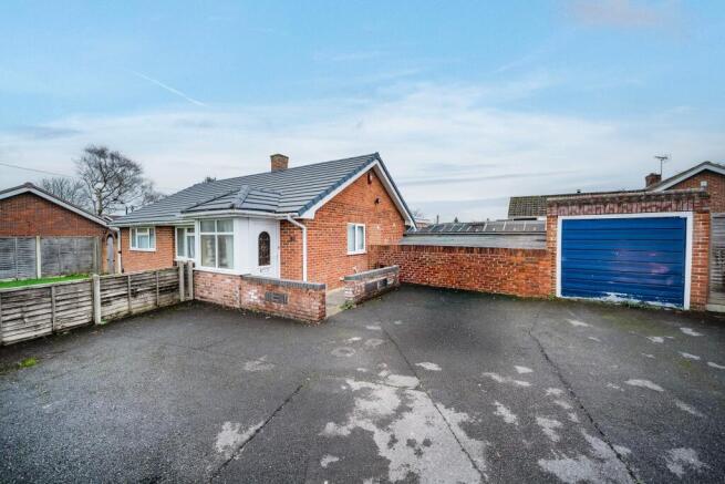2 bedroom detached bungalow for sale