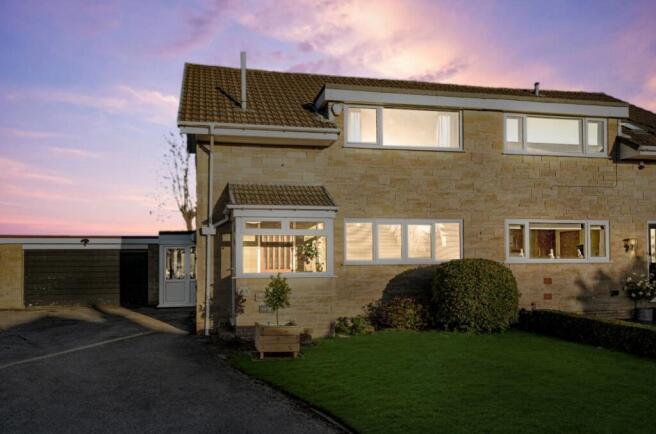 3 bedroom semi-detached house for sale