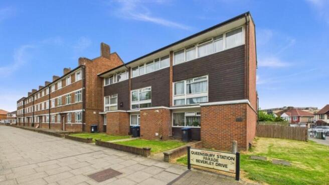 3 bedroom flat for sale